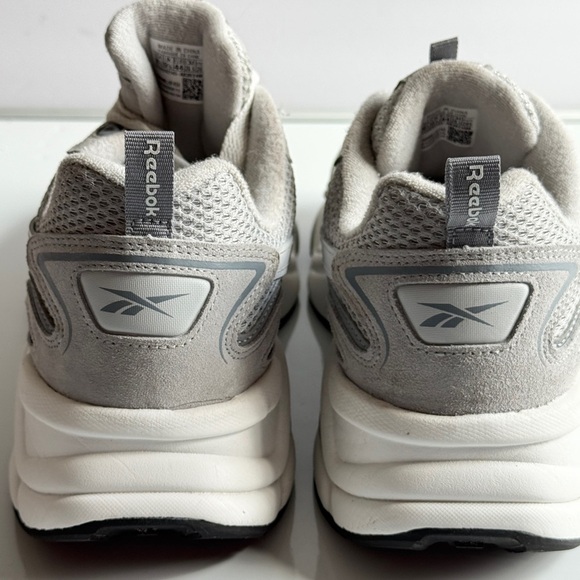 Reebok Men’s Retro Classic Sneakers Size 10.5 Grey Beige Mesh Suede Comfort - Picture 8 of 10